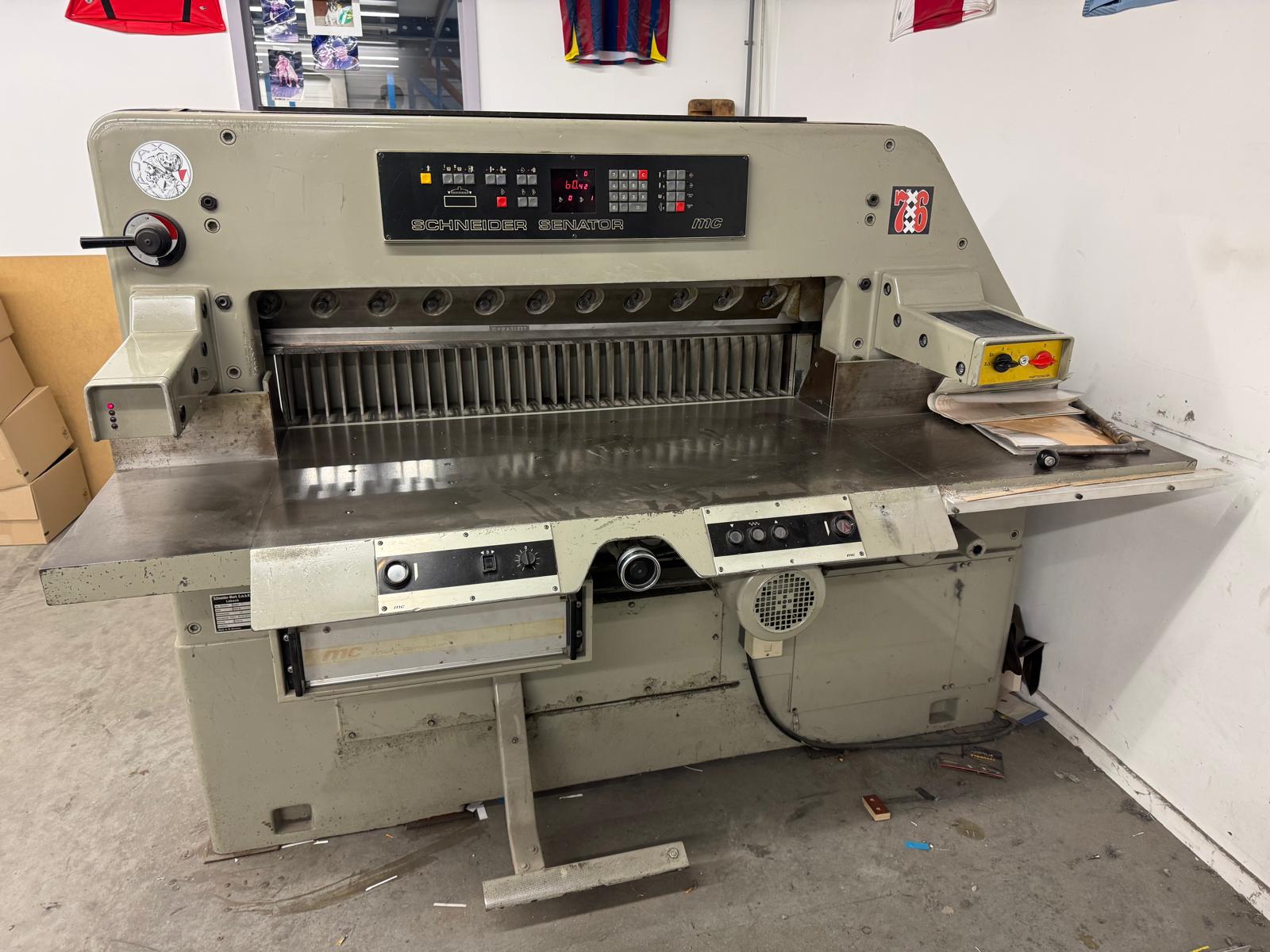 Schneider Senator 115 MC